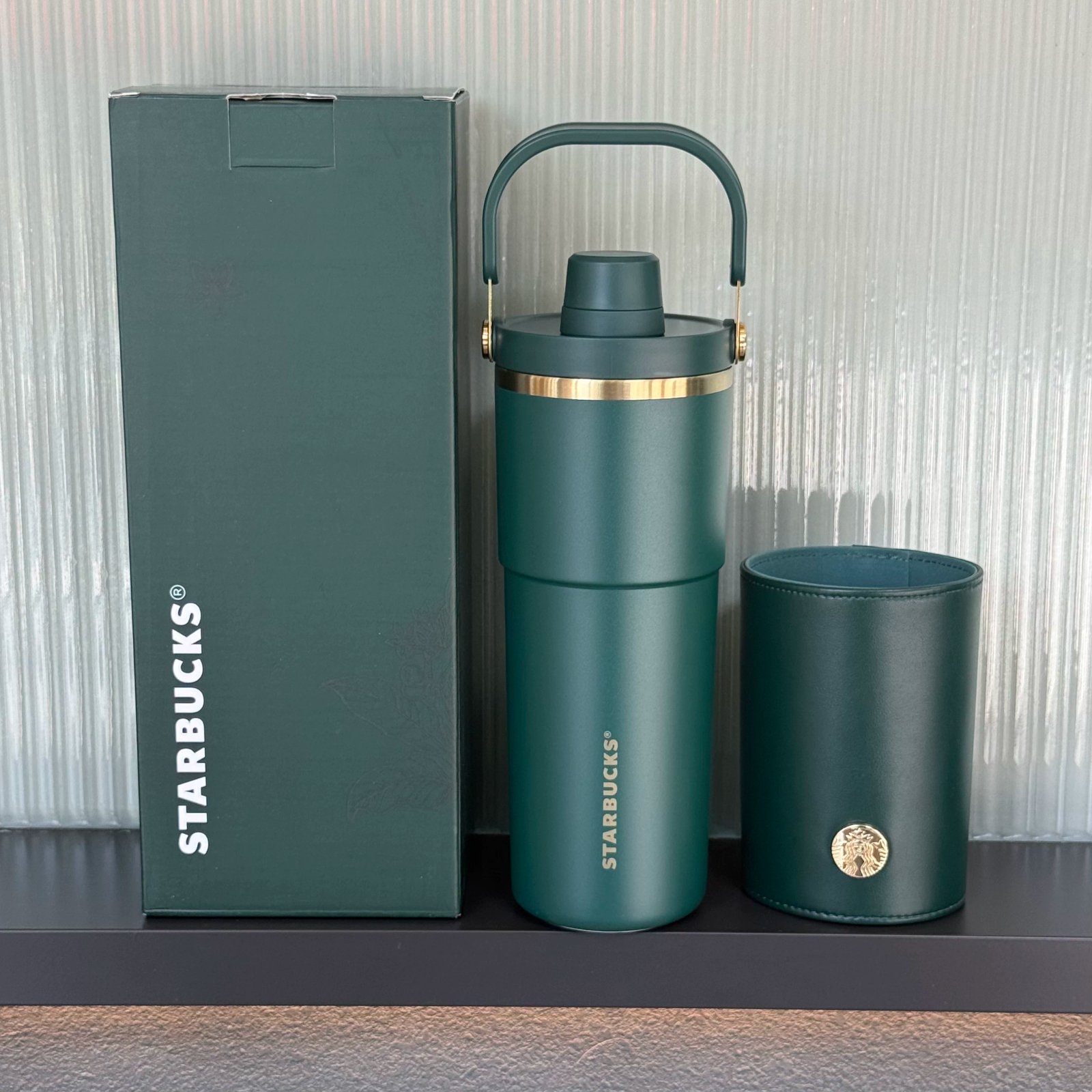 Green 710ml dark green polished stainless steel mug with handle and nameplate sleeve. Original price: 269.